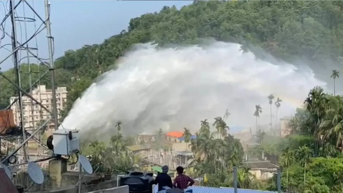 Water Pipeline Bursts Near Chandmari Flyover,