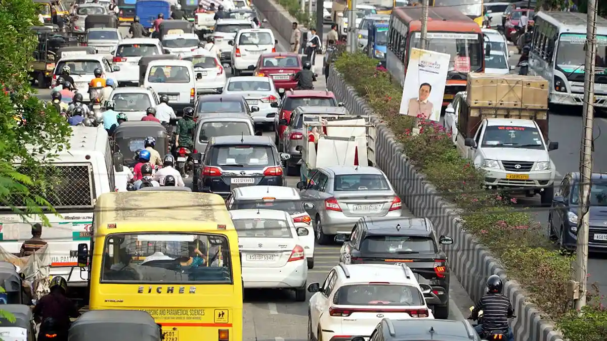 Traffic Snarls Persist in Guwahati’s Chhatribari, Commuters Cry Neglect