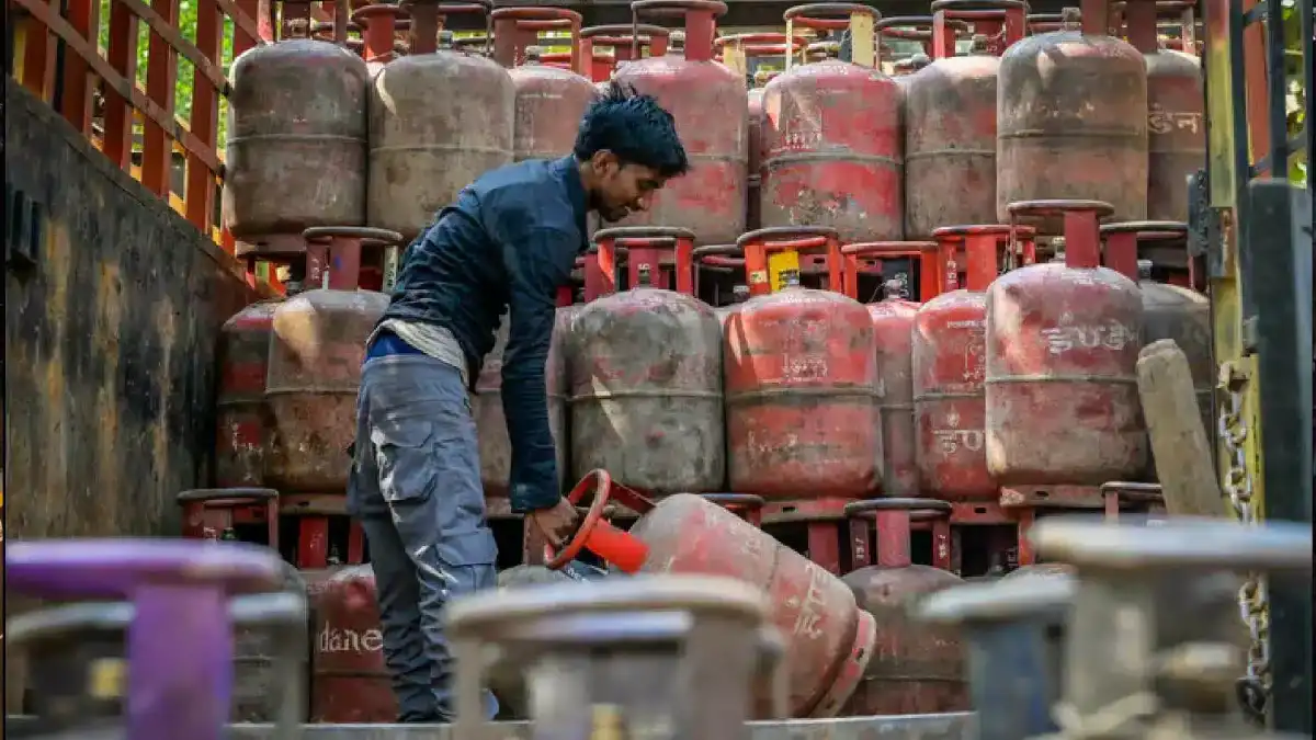 Commercial LPG Shortage May Affect Guwahati Restaurants