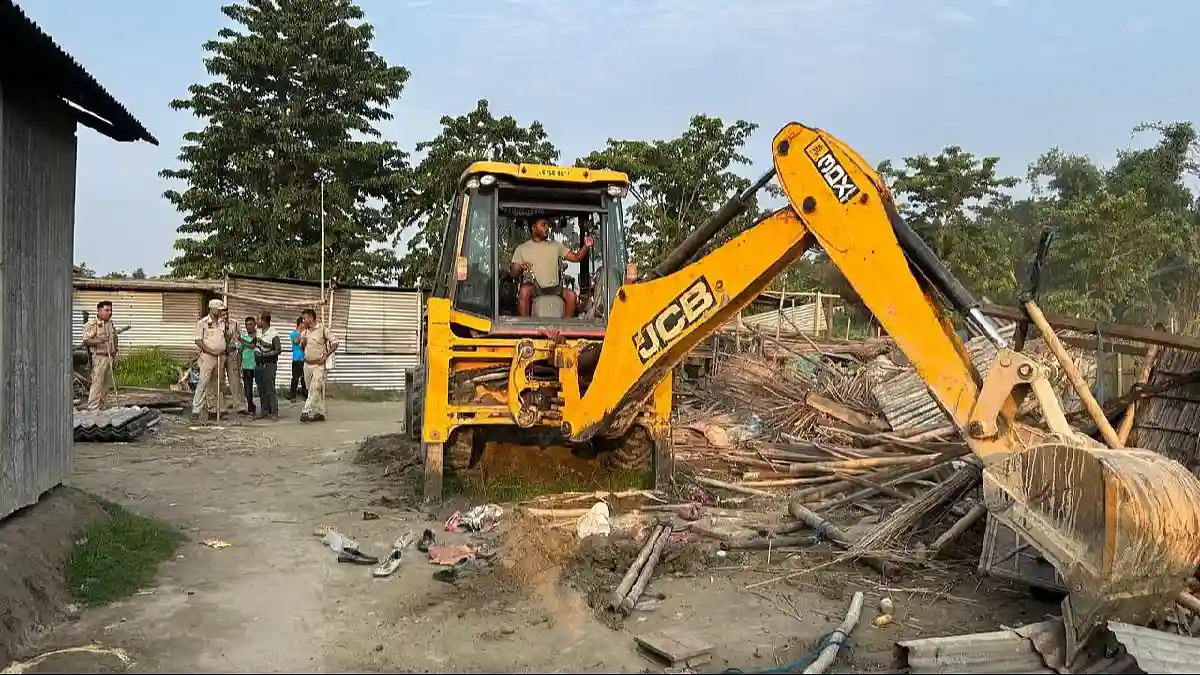 Eviction Drive at Uzan Bazaar Mach Ghat Clears Railway Land
