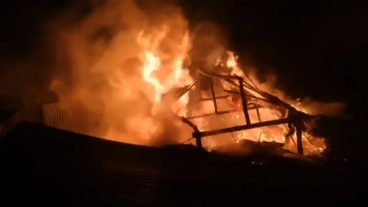 Late-Night Fire Guts Homes in Bamunimaidam, No Casualties Reported