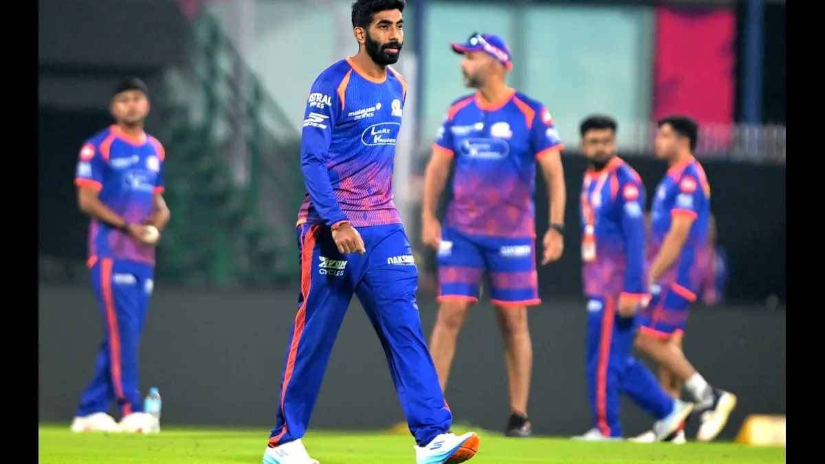 MI and RR Arrive at Barsapara Stadium Ahead of Guwahati Clash