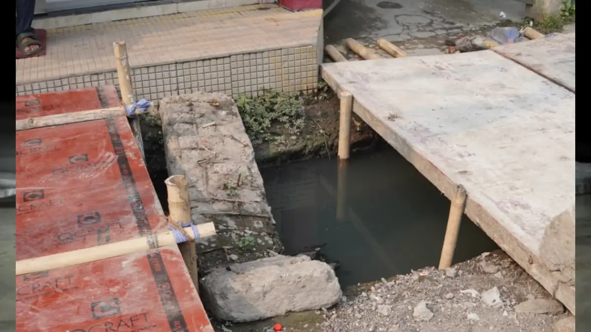Open Drain Under Ambari Flyover Raises Safety Concerns in Guwahati